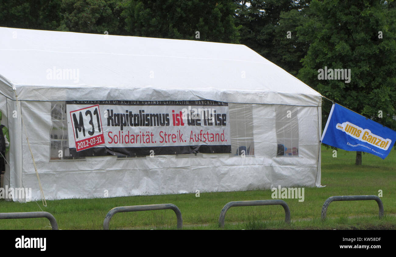 Das Blockupy 2013 Camp war eine politische Protestbewegung, die sich gegen Sparmaßnahmen in Europa, insbesondere in Deutschland, konzentrierte. Stockfoto