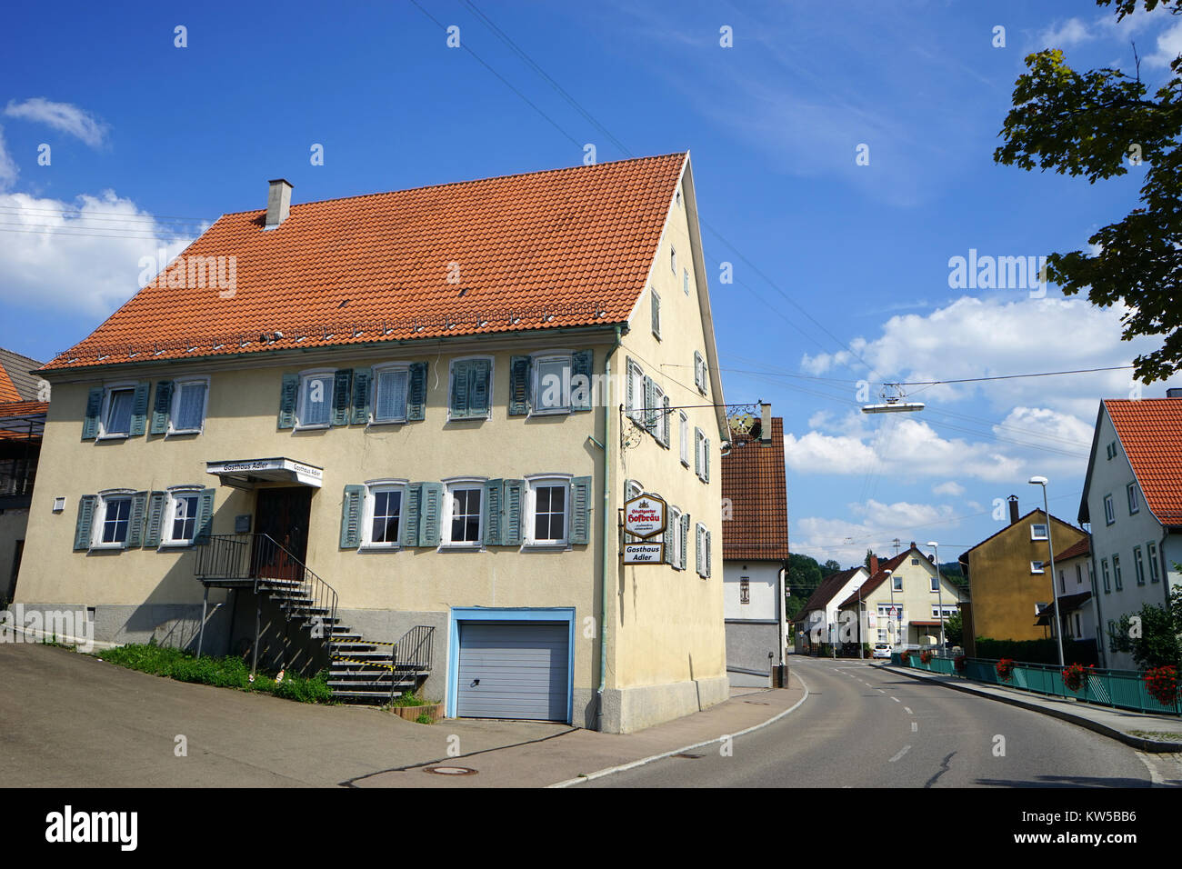 JUNGINGEN, Deutschland - ca. August 2015 Gasthaus Adler Stockfoto