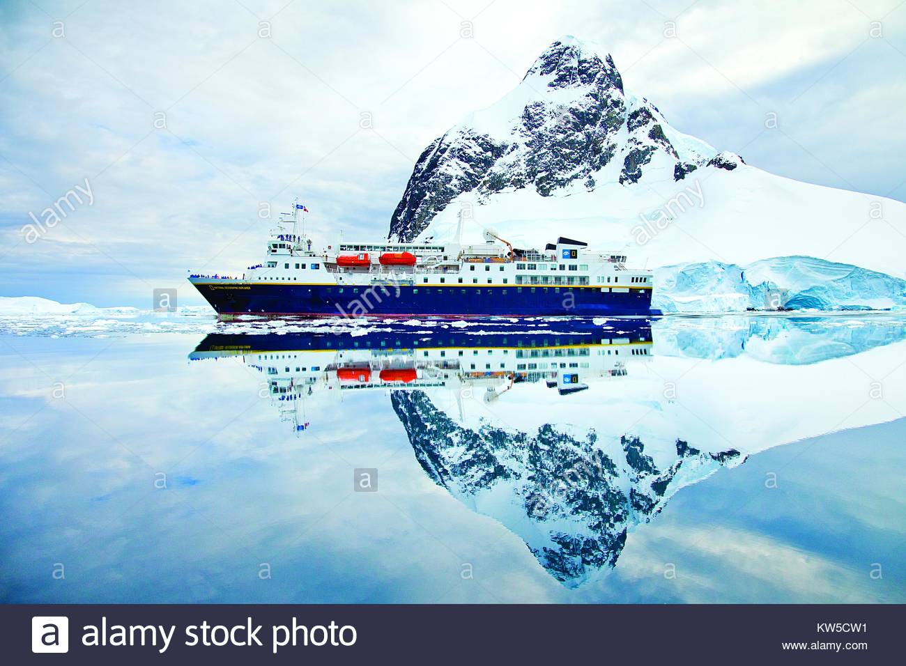 Der National Geographic Explorer in der Antarktis Lemaire Kanal. Stockfoto