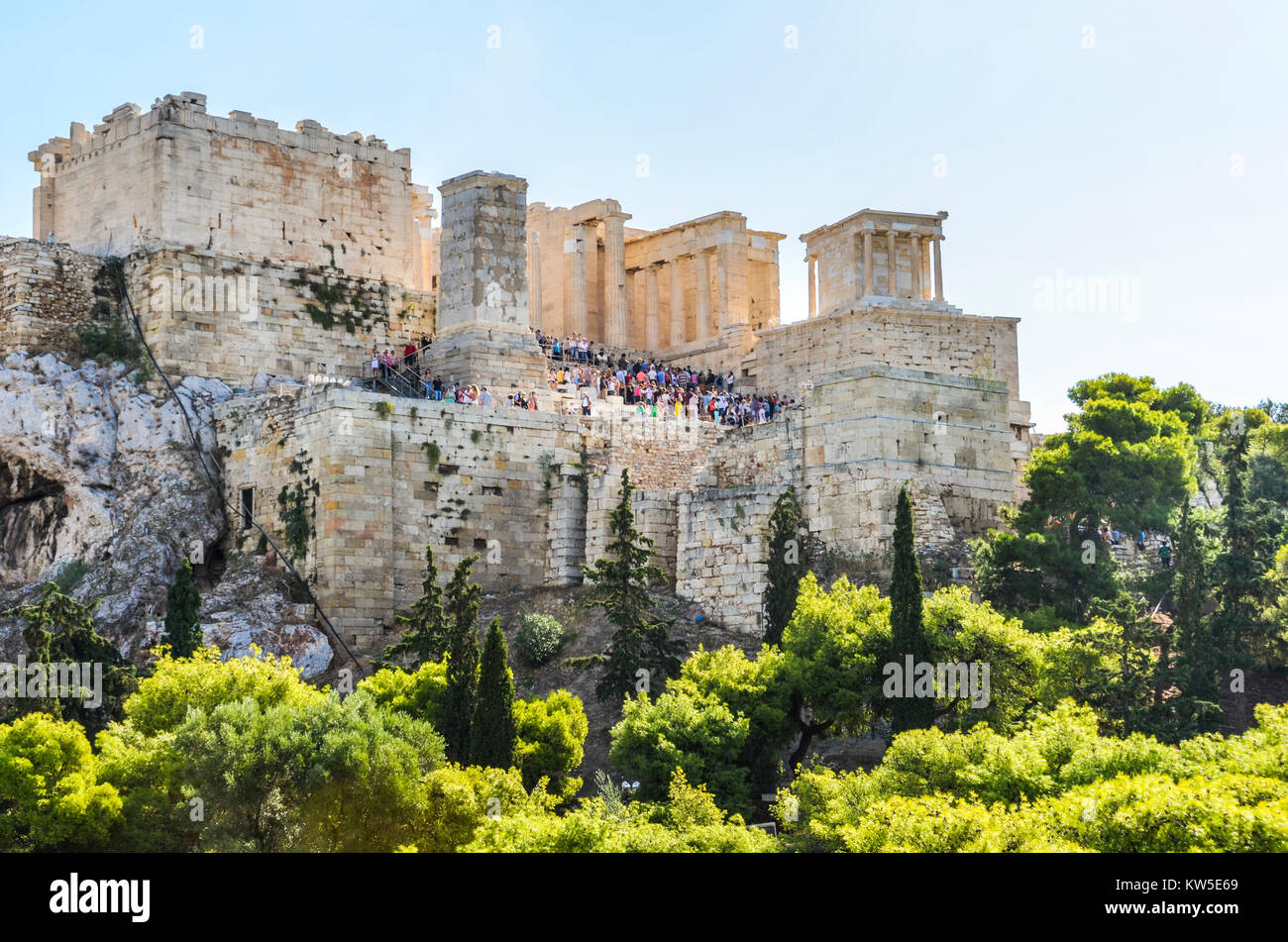 Athen Panoramablick auf den Eingang der antiken Akropolis Stockfoto