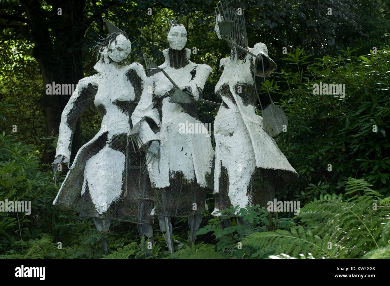 Drei tanzende frauen Stockfotos und -bilder Kaufen - Alamy