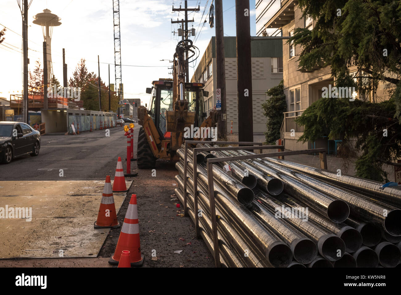 Straße zerrissenen und Baustelle in der South Lake Union Nachbarschaft, Space Needle, Seattle, Washington, USA Stockfoto