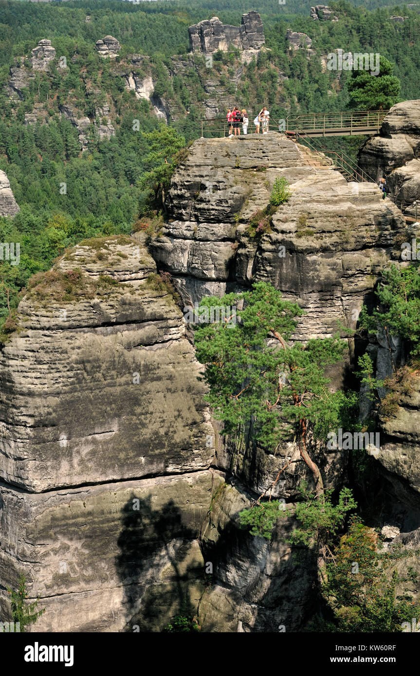 Aussichtspunkt auf die Bergfestung Felsenburg Neurathen, Elbsandsteingebirge, Aussichtspunkt auf der Felsenburg Felsenburg Neurathen Stockfoto
