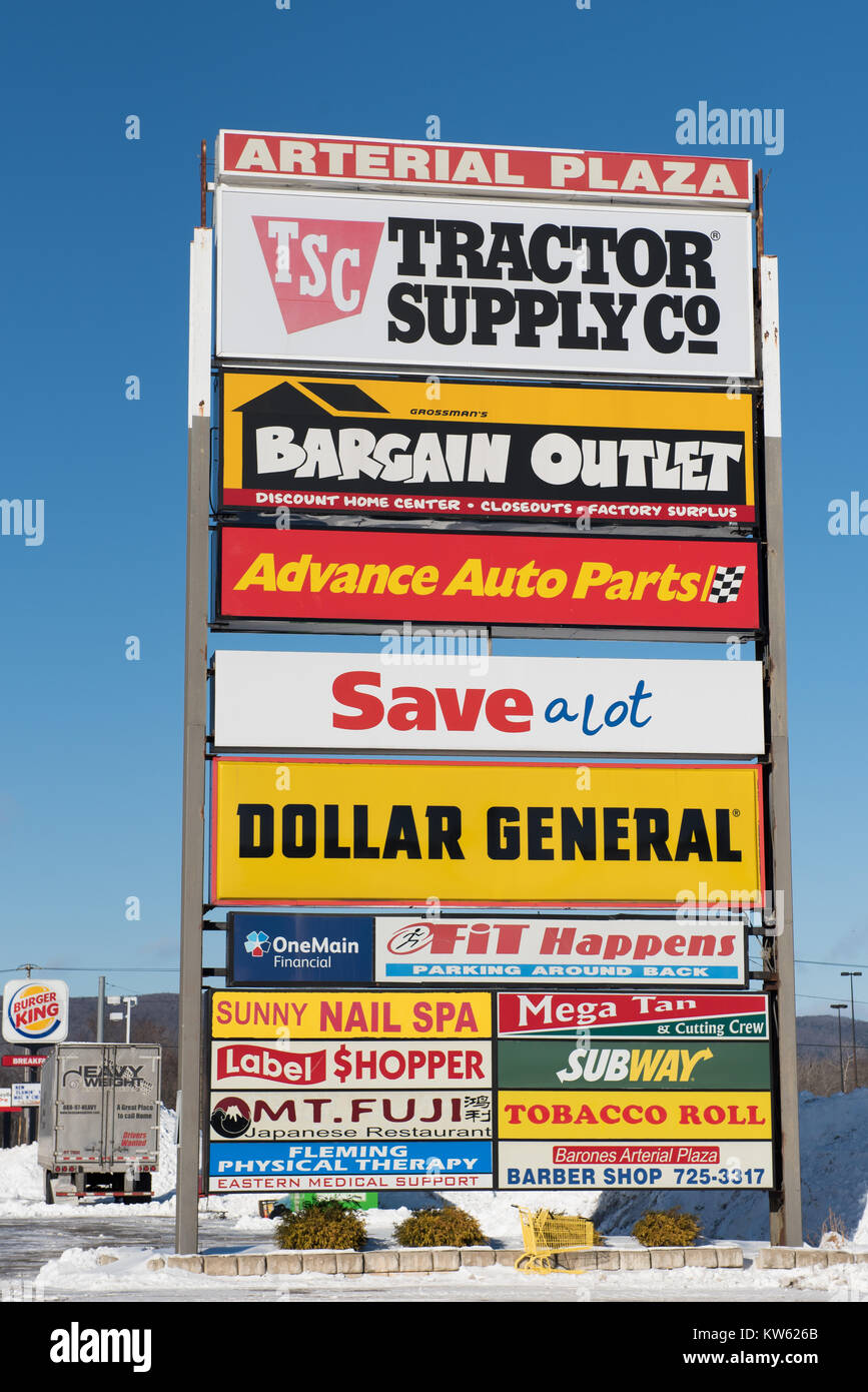Ein großes Verzeichnis Zeichen für ein Einkaufszentrum in Gloversville, New York NY USA Stockfoto