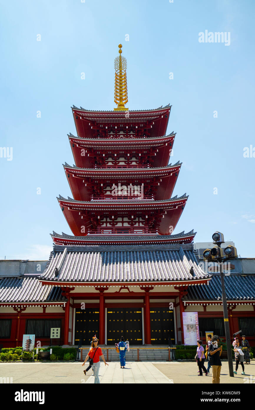 Tokio, Japan, 19. Juni 2017; die 5-stöckige Pagode auf der Senso-ji Tempel in Asakusa Stockfoto