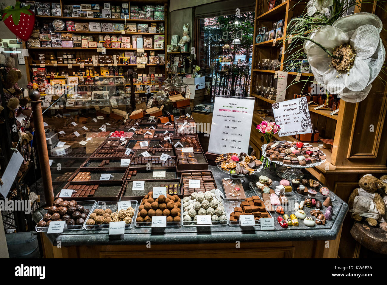 Brügge, Belgien - 12 August, 2016: Die belgische Schokolade in Belgien produziert. Eine wichtige Industrie seit dem 19. Jahrhundert, heute ist es ein wichtiger Teil des Stockfoto