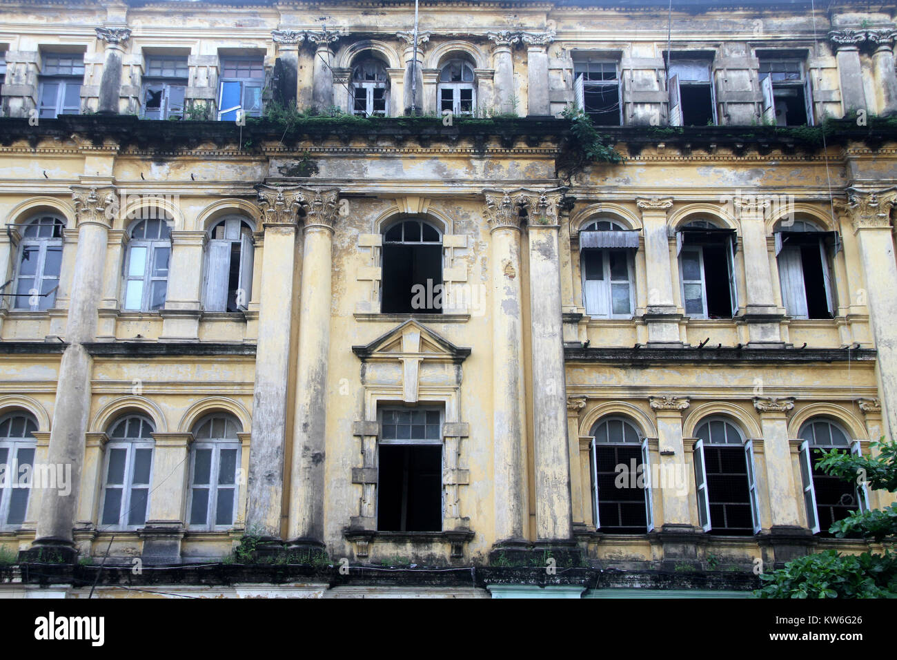 Alte britische Bürogebäude in Yangon, Myanmar Stockfoto