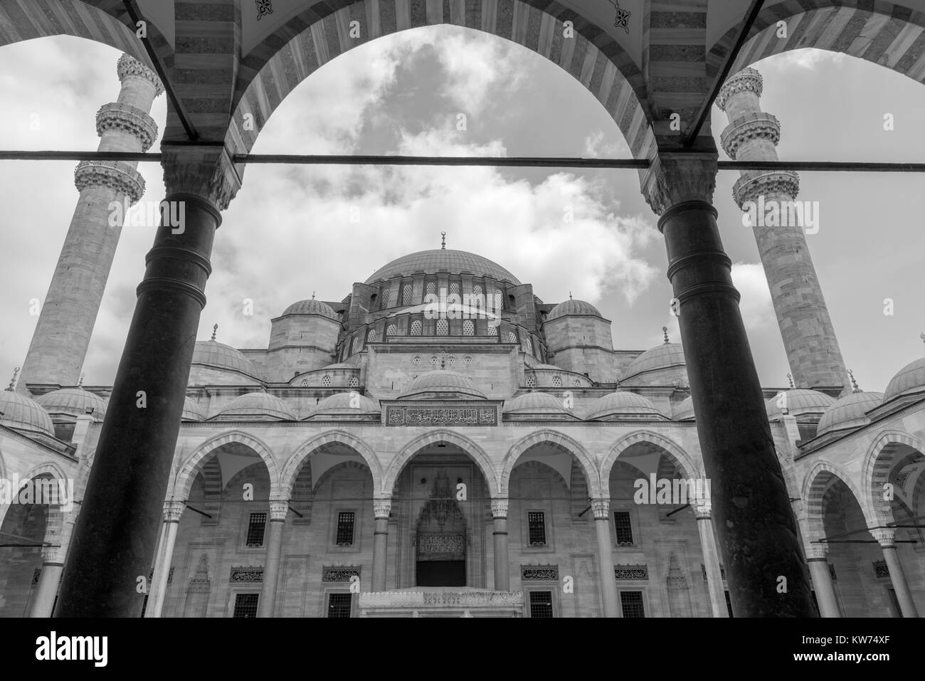 Die Süleymaniye-Moschee ist eine osmanische imperiale Moschee befindet sich auf der dritten Hügel von Istanbul, Türkei. Stockfoto