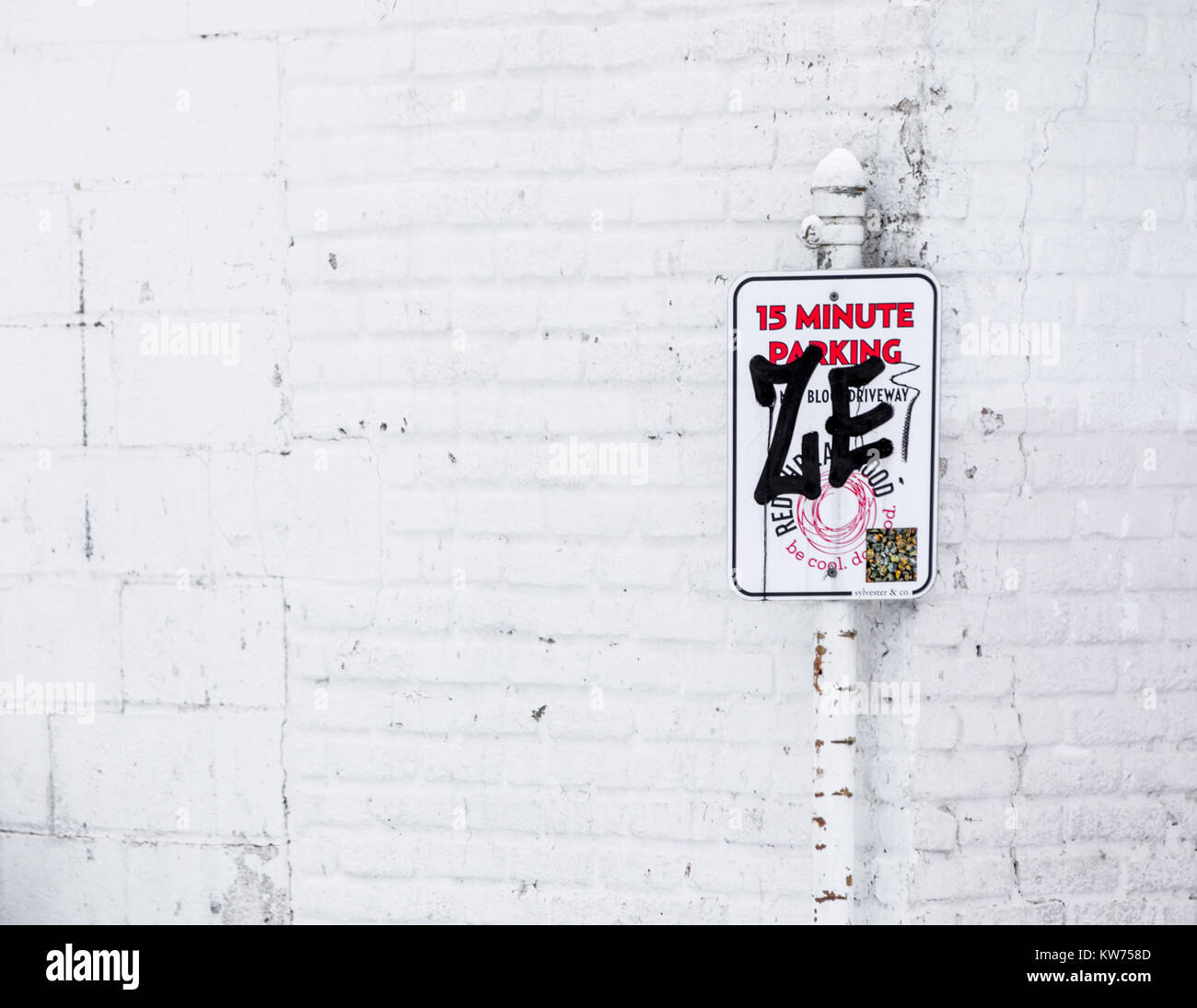 15 Minuten parken Zeichen, dass vandaliz wurde Stockfoto