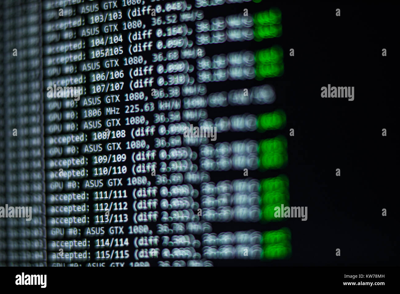 Investieren und Bergbau bitcoin Markt Konzept gewinnen und Gewinn. crypto  Währung cloud White abstrakt Hintergrund Stockfotografie - Alamy
