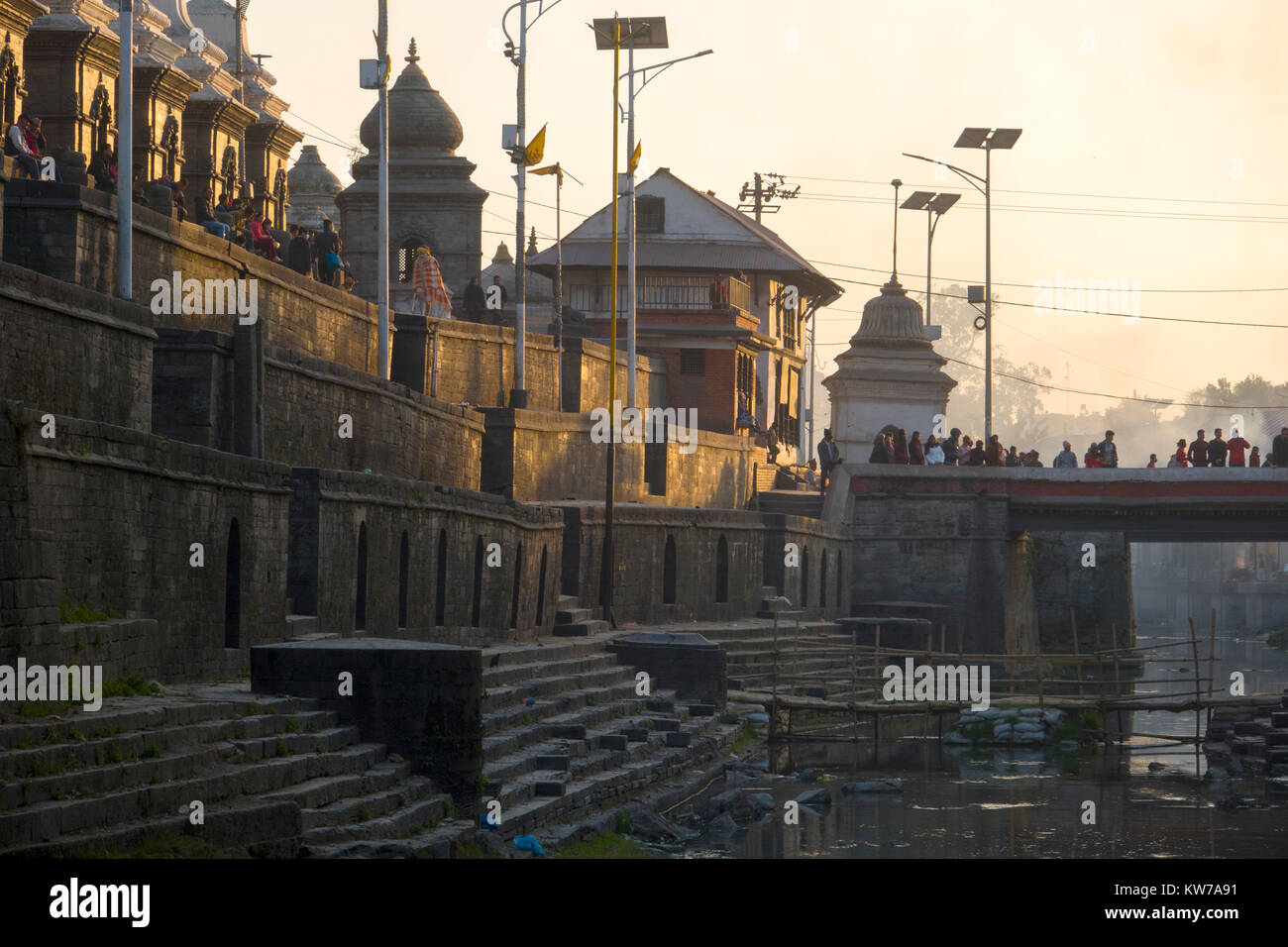 Pashupatinath Tempel und Bagmati Fluss in Kathmandu, Nepal Stockfoto