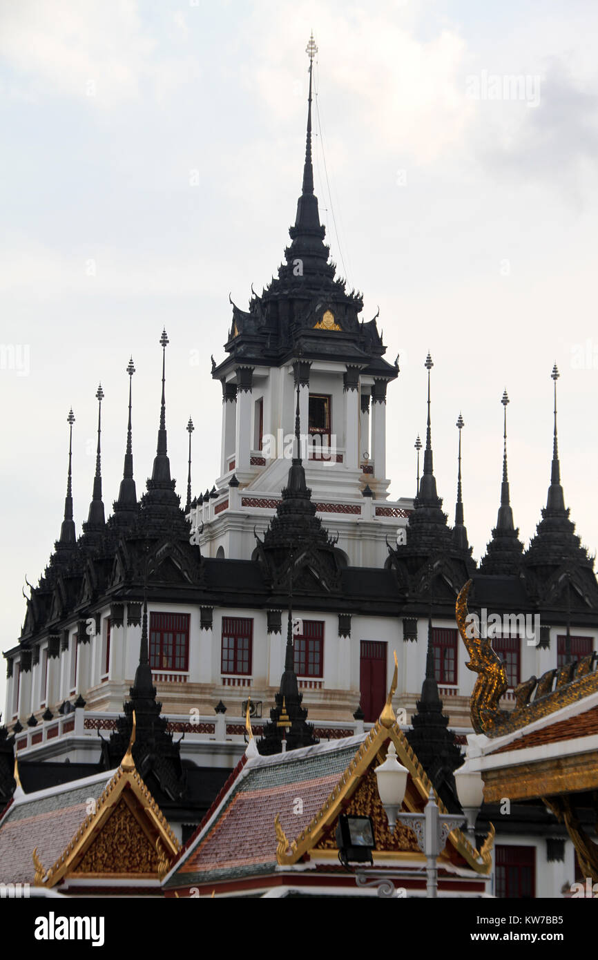 Eisen-Tempel Loha Prasat in Wat Ratchanatdaram Worawihan, Bangkok, Thailand Stockfoto