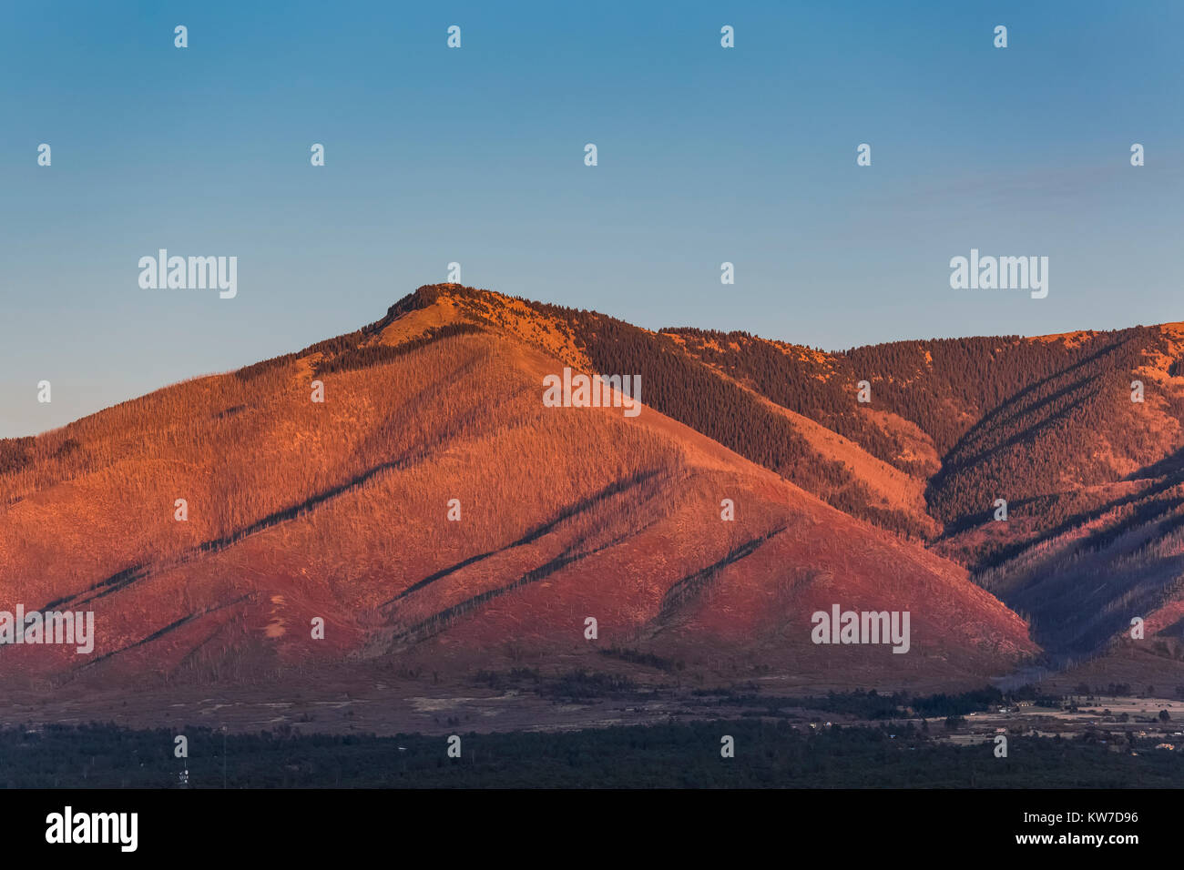 Taos Berge im Abendrot, gesehen von der wilden Flüsse Bereich der Rio Grande del Norte National Monument in der Nähe von Taos, New Mexico, USA Stockfoto