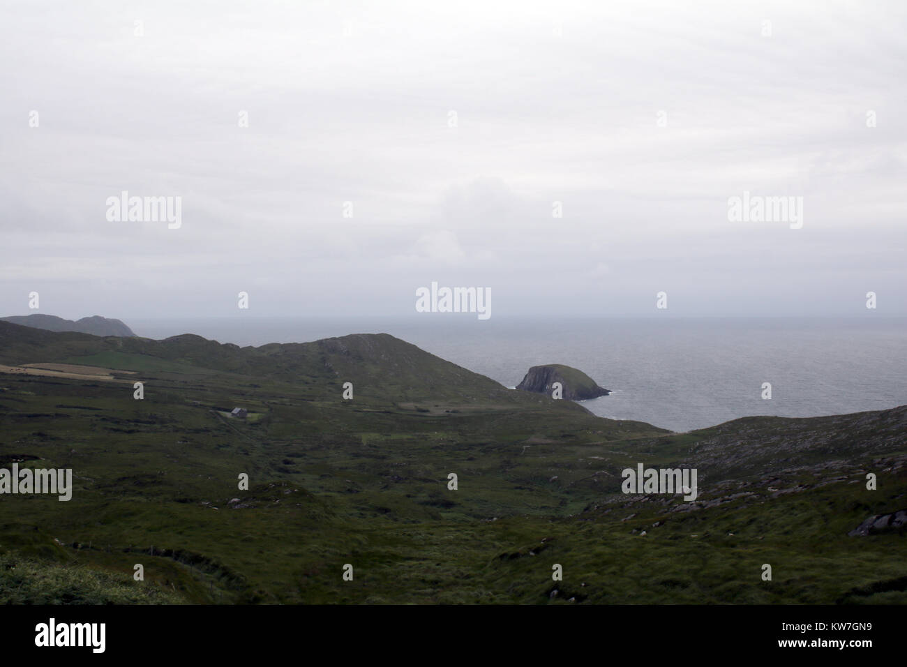 Ein nebeliger Morgen mit Blick auf die Irische See Stockfoto