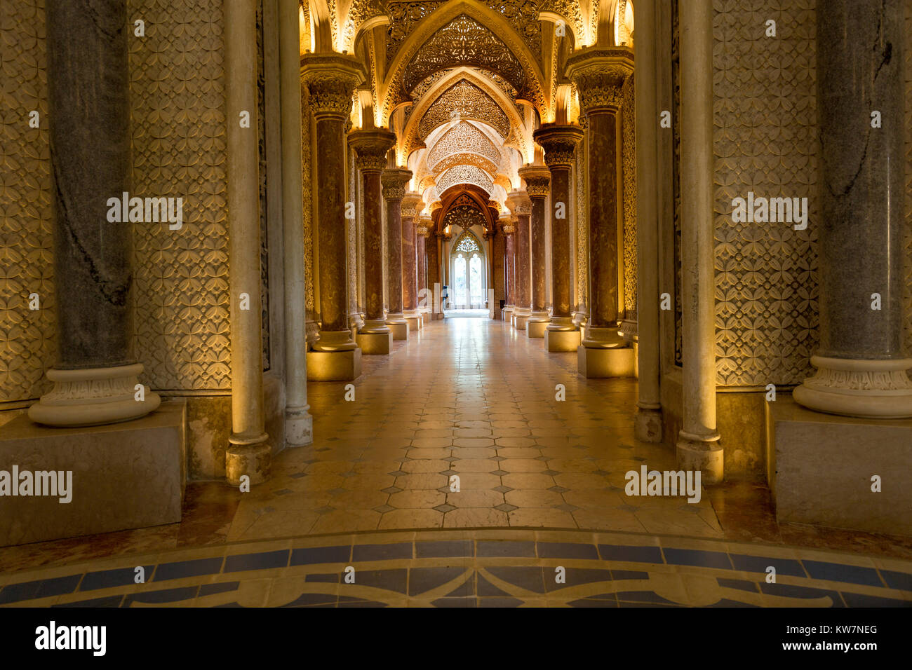 Die zentrale Galerie Der Palácio de Monserrate, eine exotische palastartigen Villa in der Nähe von Sintra, Portugal Stockfoto