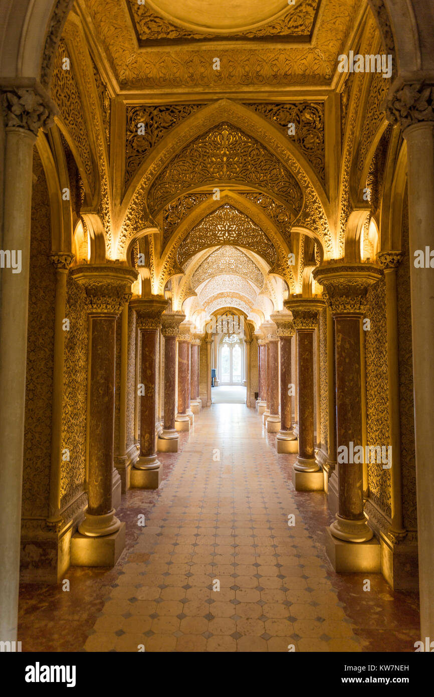 Die zentrale Galerie Der Palácio de Monserrate, eine exotische palastartigen Villa in der Nähe von Sintra, Portugal Stockfoto