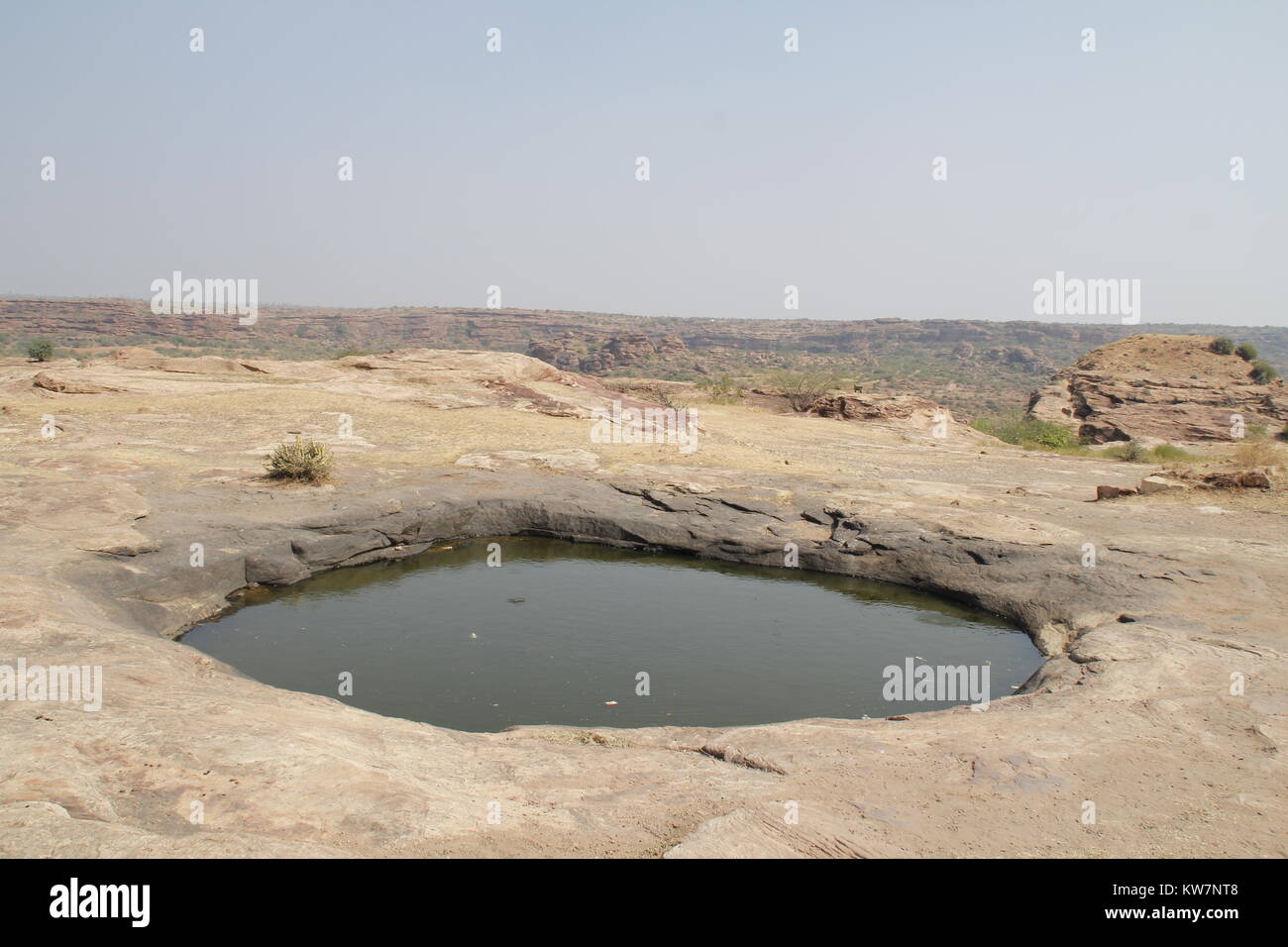 Blick auf und von badami Höhlen, Karnataka, Indien Stockfoto