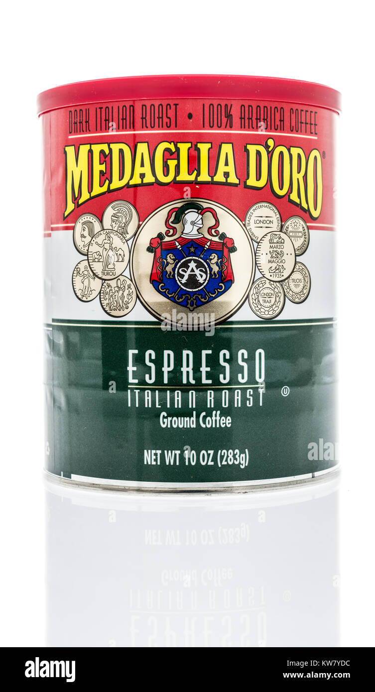 Winneconne, WI-27 Dez 2017: EIN kann der MEDAGLIA D'oro esoresso Kaffee auf einer isolierten Hintergrund. Stockfoto