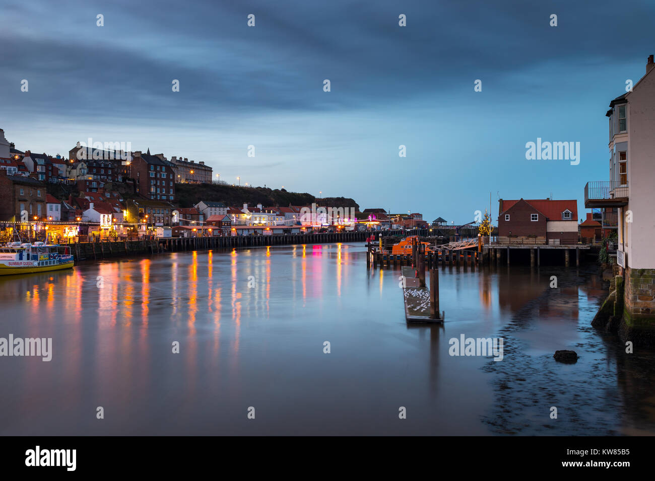 Whitby in der Nacht Stockfoto