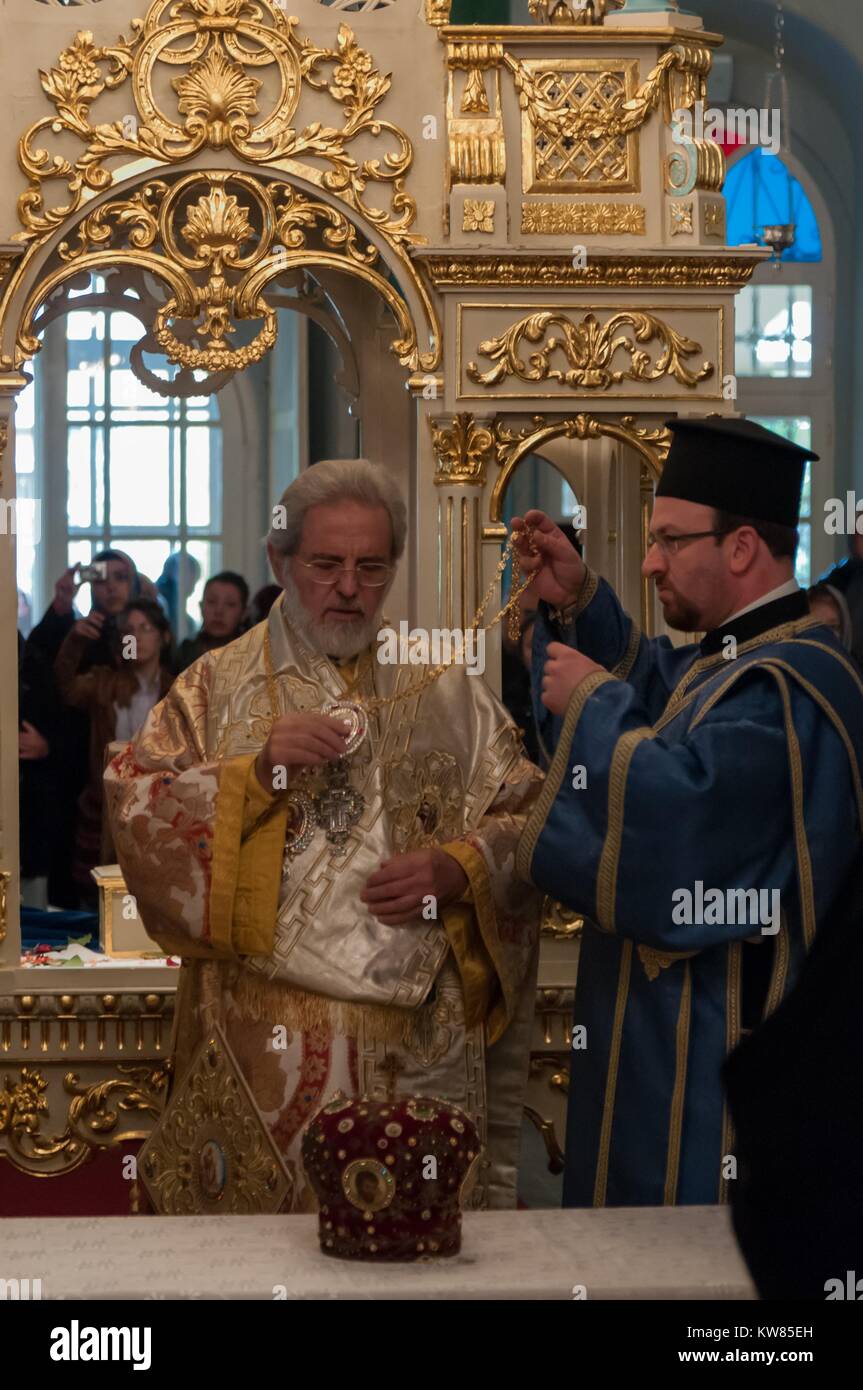 APRIL 24,2011 ISTANBUL. Die österlichen Gruß, auch als Ostern Akklamation bekannt, ist ein Ostern Brauch unter Orthodoxen, Orientalisch-orthodoxen, und Stockfoto