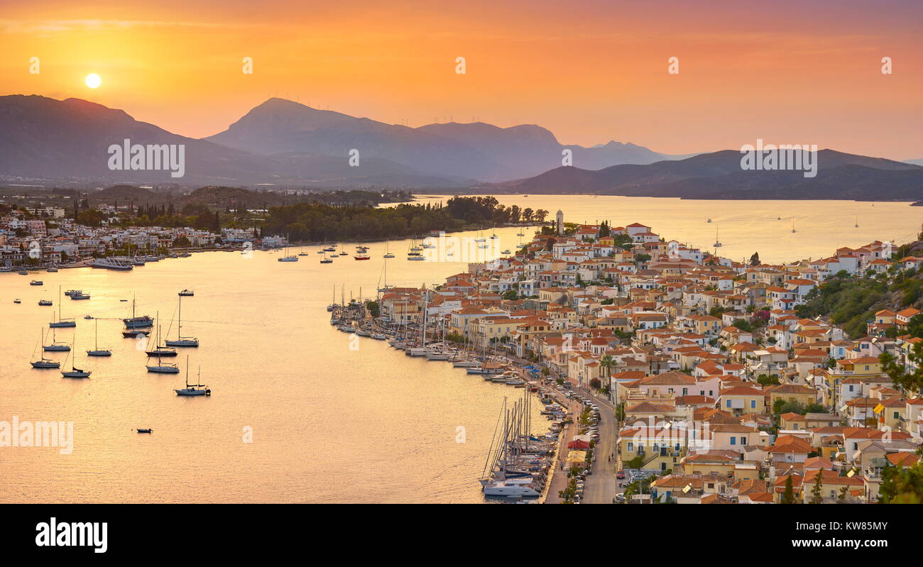 Poros Island bei Sonnenuntergang, Argolis, Peloponnes, Griechenland Stockfoto