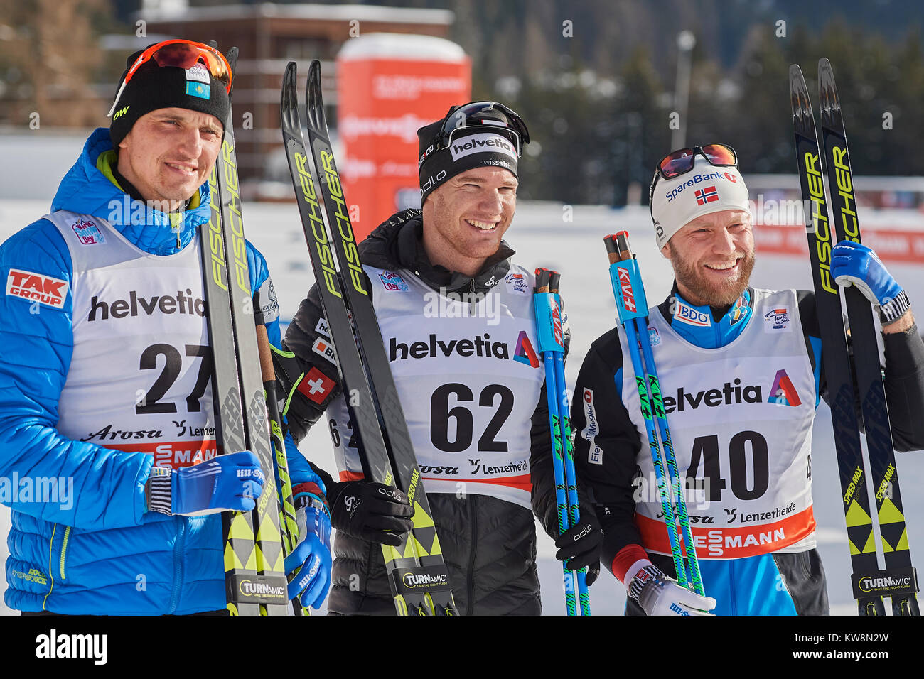 Lenzerheide, Schweiz, 31. Dezember 2017. Sieger Dario Cologna (SUI), zweite POLTORANIN Alexey (KAZ) und dritte Martin Johnsrud Sundby (NOR) nach der Mens 15 km klassisch Konkurrenz an den FIS Langlauf Weltcup Tour de Ski 2017 in Lenzerheide. Foto: Cronos/Rolf Simeon Stockfoto