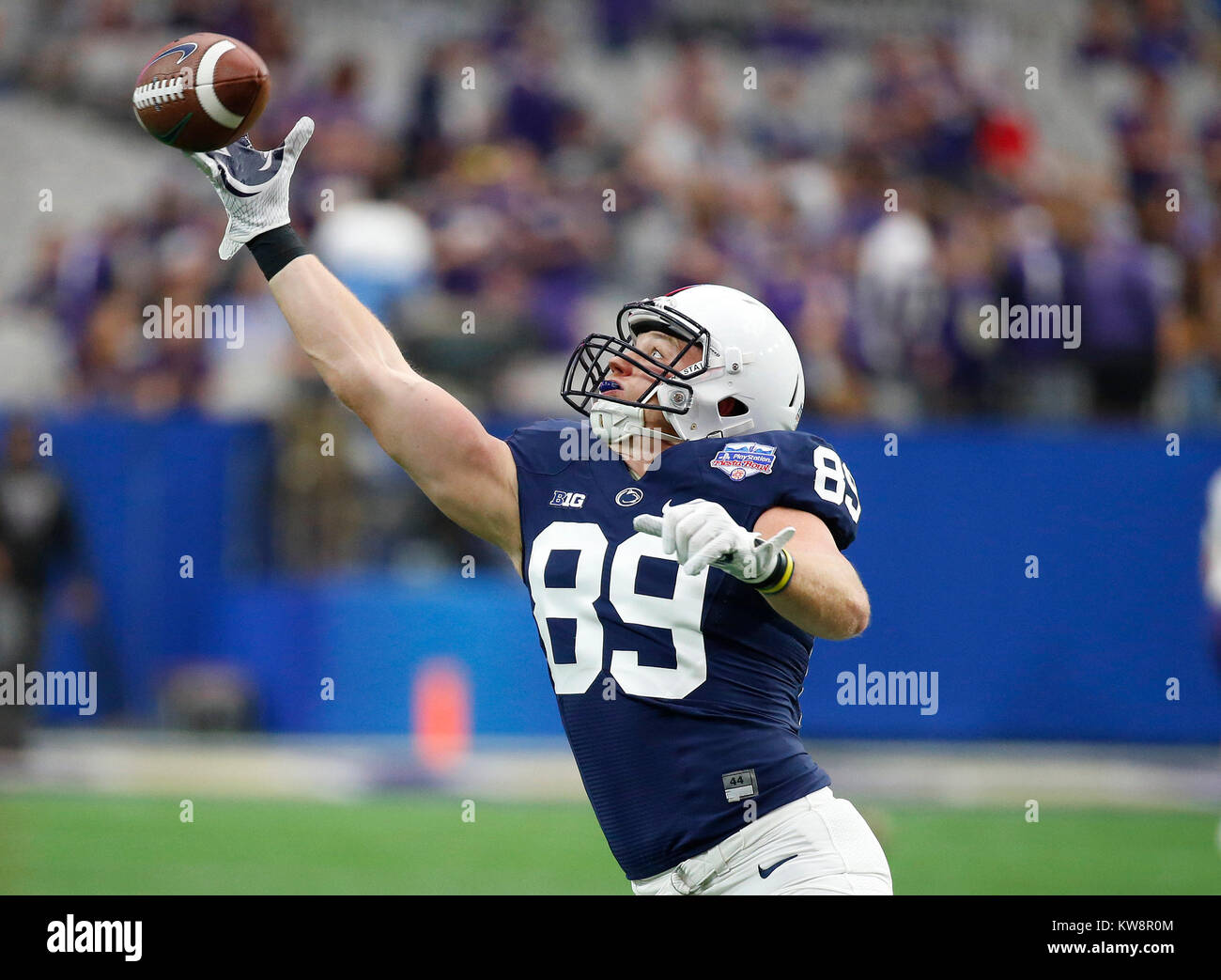 Dezember 30, 2017, Penn State Nittany Lions festes Ende Tom Pancoast #89 in Aktion während der Playstation Fiesta Bowl Fußballspiel zwischen den Penn State Nittany Lions und die Washington Schlittenhunde an der Universität von Phoenix, Glendale, Arizona. Penn State besiegt Washington 35-28. Charles Baus/CSM Stockfoto