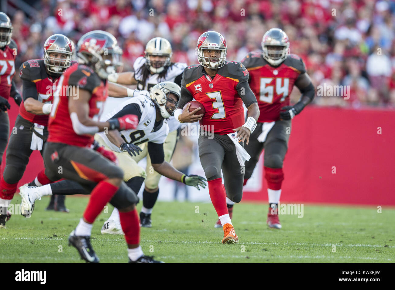 Tampa, Florida. 31 Dez, 2017. bei Raymond James Stadion am Sonntag, den 31. Dezember 2017 in der Kredit: Travis Pendergrass/ZUMA Draht/Alamy leben Nachrichten Stockfoto