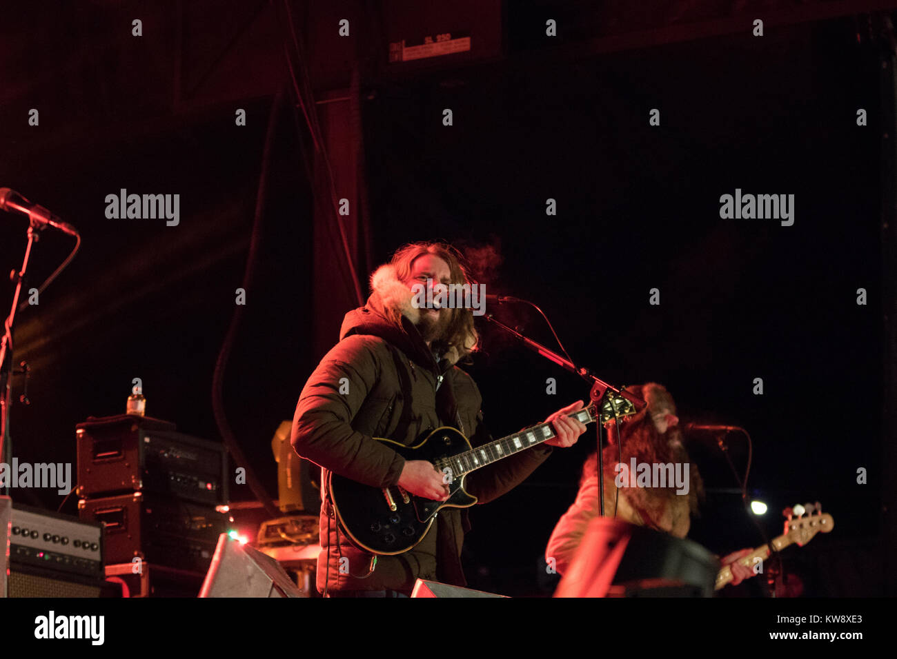 Brampton, Kanada. 31 Dez, 2017. Die Schafe Hunde Schlagzeile Silvester in Brampton. Die Schafe Hunde spielen ein tolles Set. Quelle: VNR Fotografie/Alamy leben Nachrichten Stockfoto