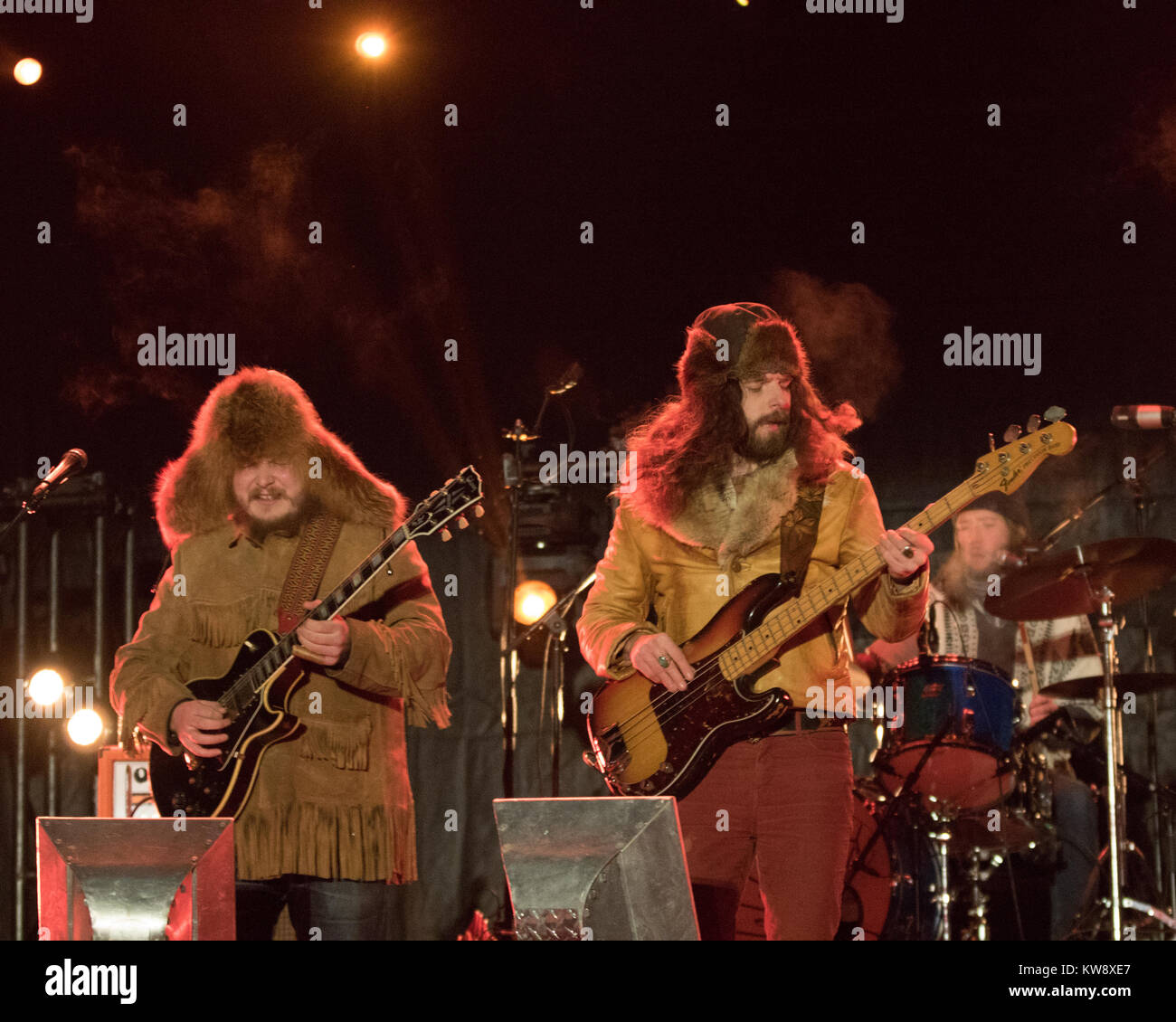 Brampton, Kanada. 31 Dez, 2017. Die Schafe Hunde Schlagzeile Silvester in Brampton. Die Schafe Hunde spielen ein tolles Set. Quelle: VNR Fotografie/Alamy leben Nachrichten Stockfoto