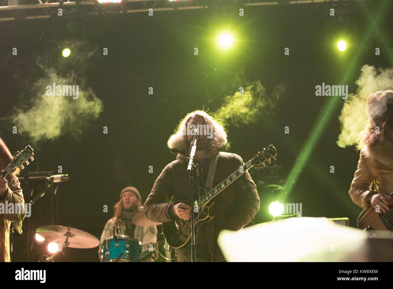 Brampton, Kanada. 31 Dez, 2017. Die Schafe Hunde Schlagzeile Silvester in Brampton. Die Schafe Hunde spielen ein tolles Set. Quelle: VNR Fotografie/Alamy leben Nachrichten Stockfoto
