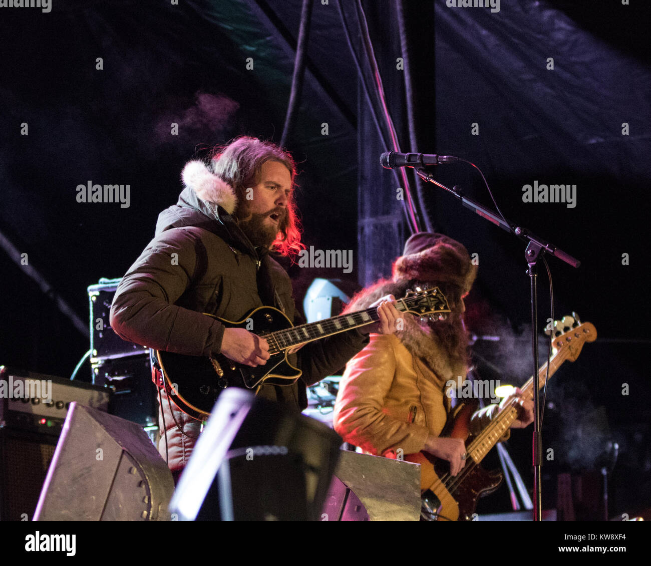 Brampton, Kanada. 31 Dez, 2017. Die Schafe Hunde Schlagzeile Silvester in Brampton. Die Schafe Hunde spielen ein tolles Set. Quelle: VNR Fotografie/Alamy leben Nachrichten Stockfoto
