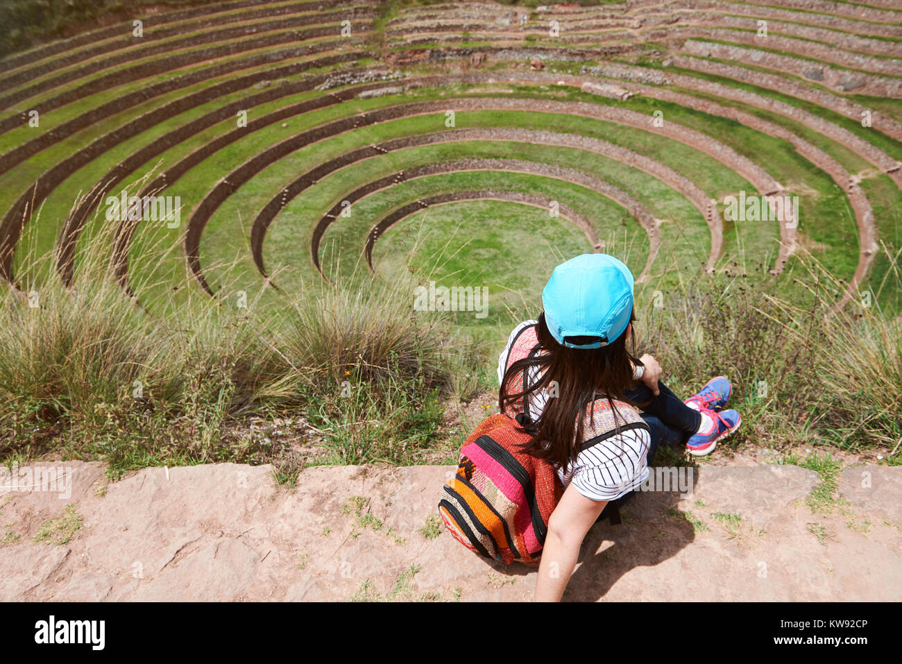 Touristen auf der Suche nach heiligen Tal der Inkas in Moray Peru Stockfoto