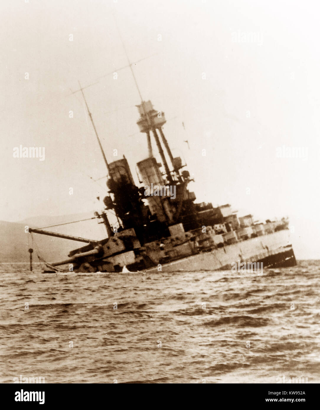 Deutsche Schlachtschiff "Bayern" versinken, Scapa Flow, Orkney, 21. Juni 1919 Stockfoto