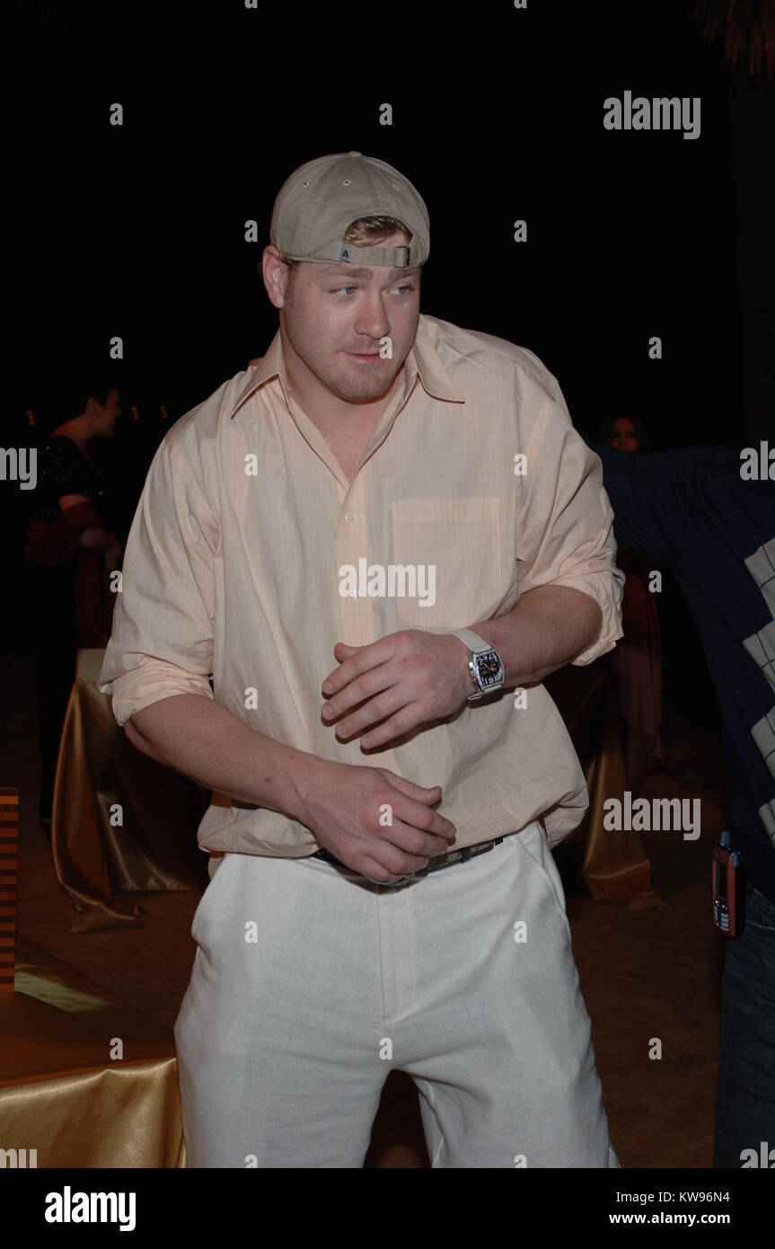 INDIAN CREEK, FL. Januar 21: NY Riese Jeremy Shockey zusammen mit Freunden Jeremy Shockey, Joanna Krupa, Wayne Boich bei 12 Texas des 2. jährlichen Dewar Hold'em Poker Turnier. Von Alex Rodriguez, DEWAR'S 12 und Boys & Girls Clubs in Miami gehostet werden. Januar 21, 2006 in Indian Creek, Florida Personen: Jeremy Shockey Stockfoto