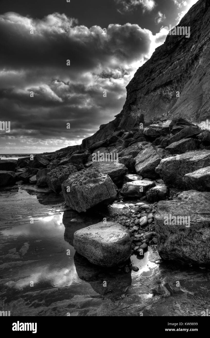 Saltwick Bay Reflections Stockfoto