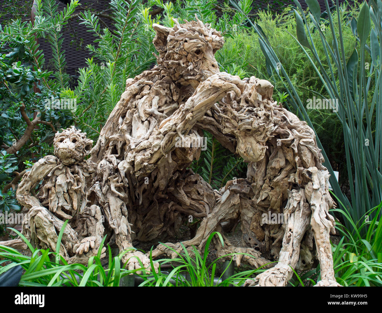 Holz Garten Monkey Skulpturen Stockfotografie Alamy