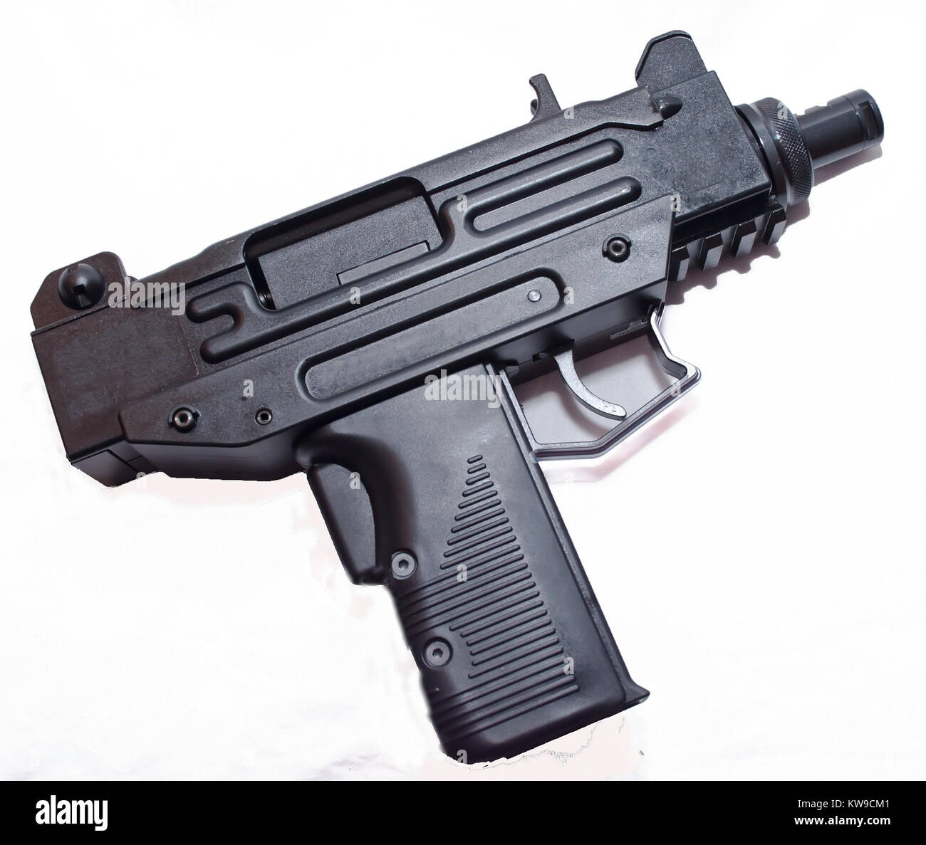 Eine schwarze Maschine Pistole auf weißem Hintergrund Stockfoto