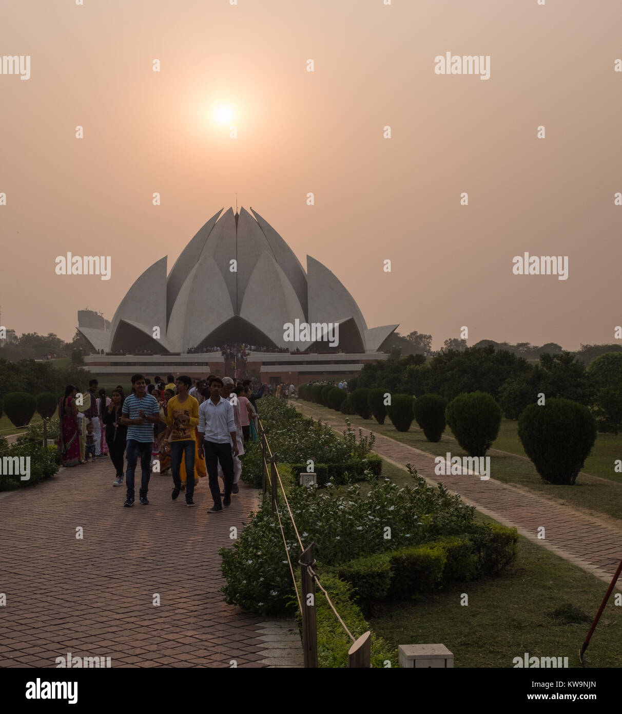 Diesigen Sonnenuntergang an der Bahá'í-Tempel in Delhi, Indien. Stockfoto
