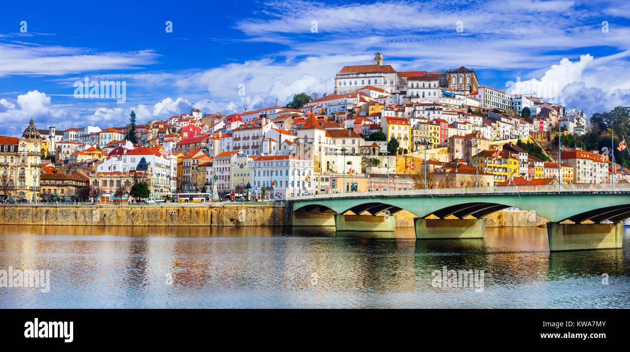 Schöne Stadt Coimbra, Panoramaaussicht, Portugal. Stockfoto