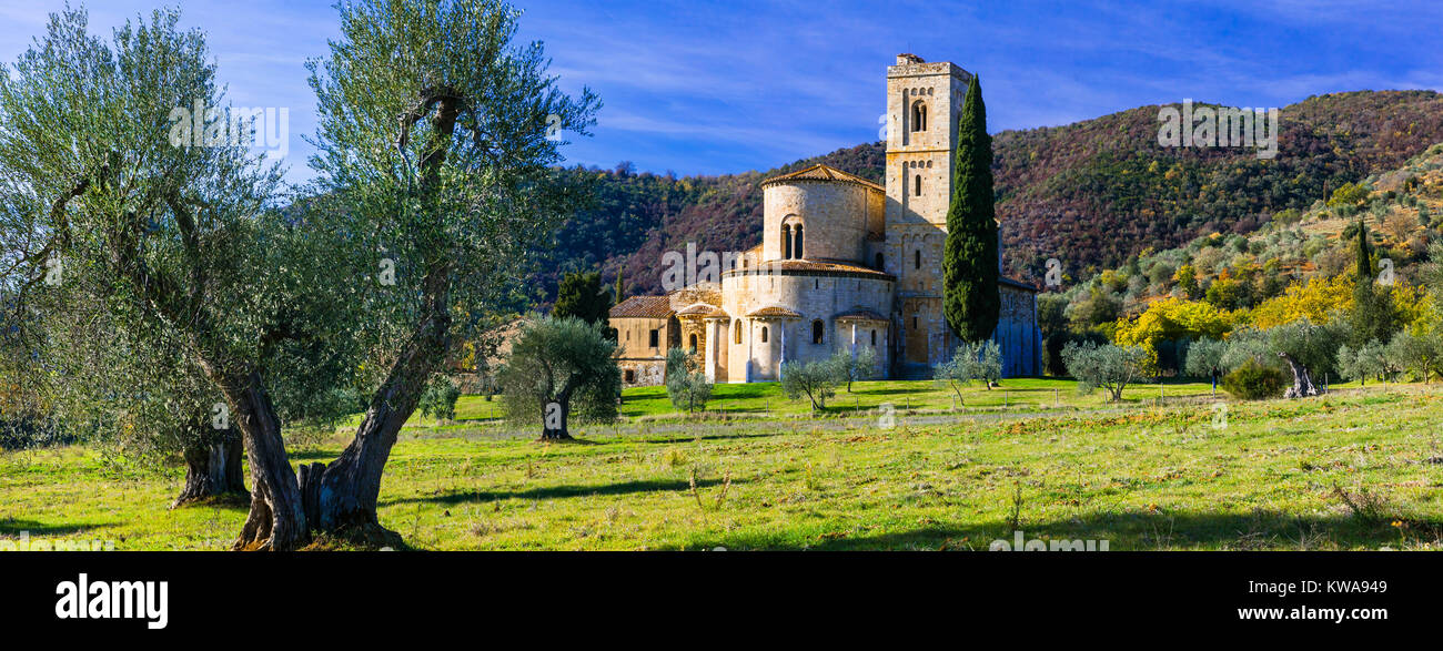 Beeindruckende Sant'Antimo Kloster, in der Nähe von Montalcino, Toskana, Italien. Stockfoto