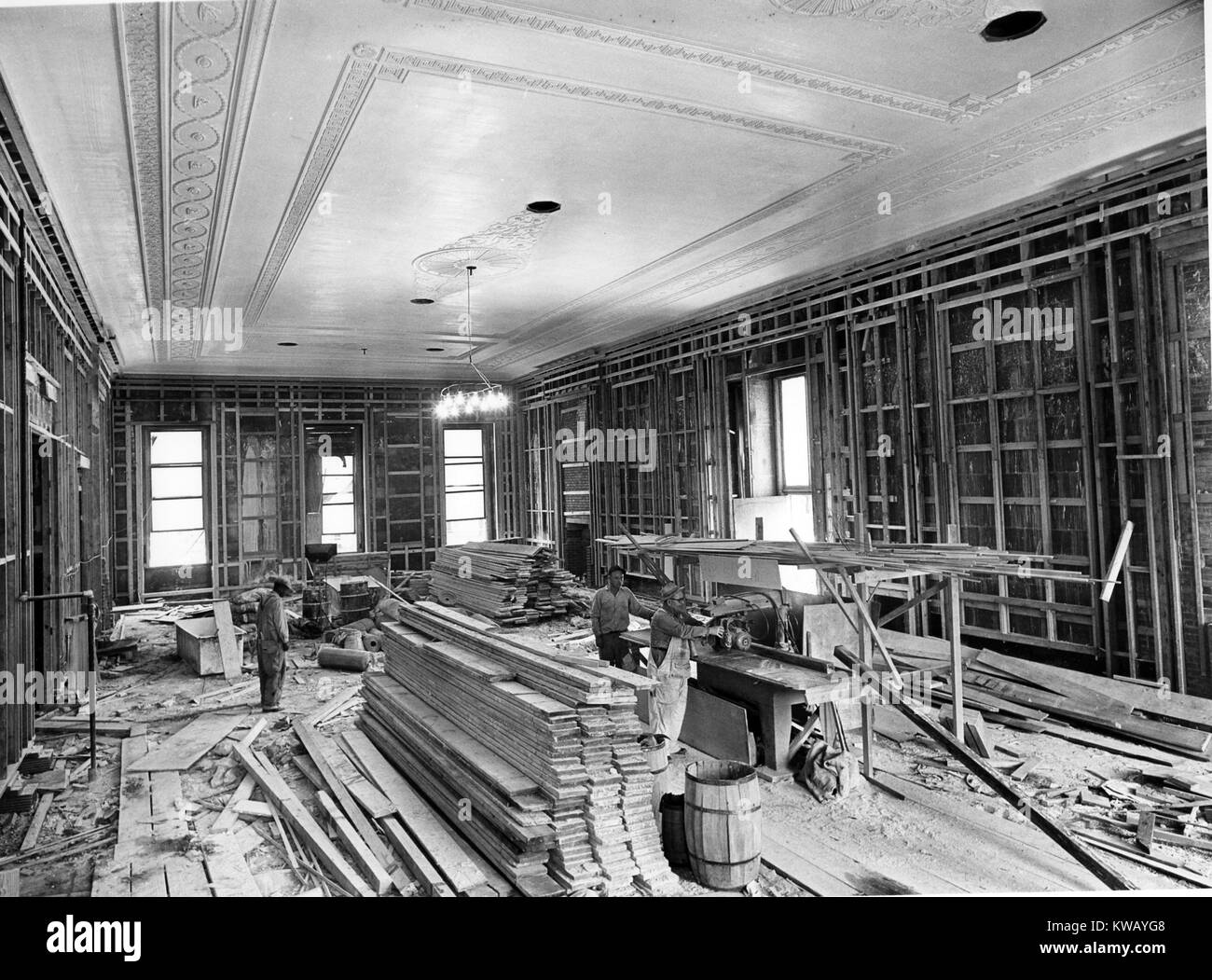 Nordosten Ansicht im Osten Zimmer während der Sanierung des Weißen Hauses, Washington, D.C, 21. Juni 1951. Stockfoto