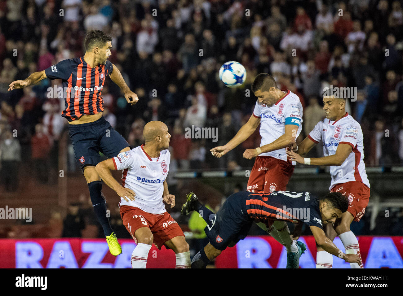 Argentinien, Buenos Aires Stadion von Tomás A. Ducó, Parque Patricios, superleague Übereinstimmung zwischen Huracan und San Lorenzo Stockfoto