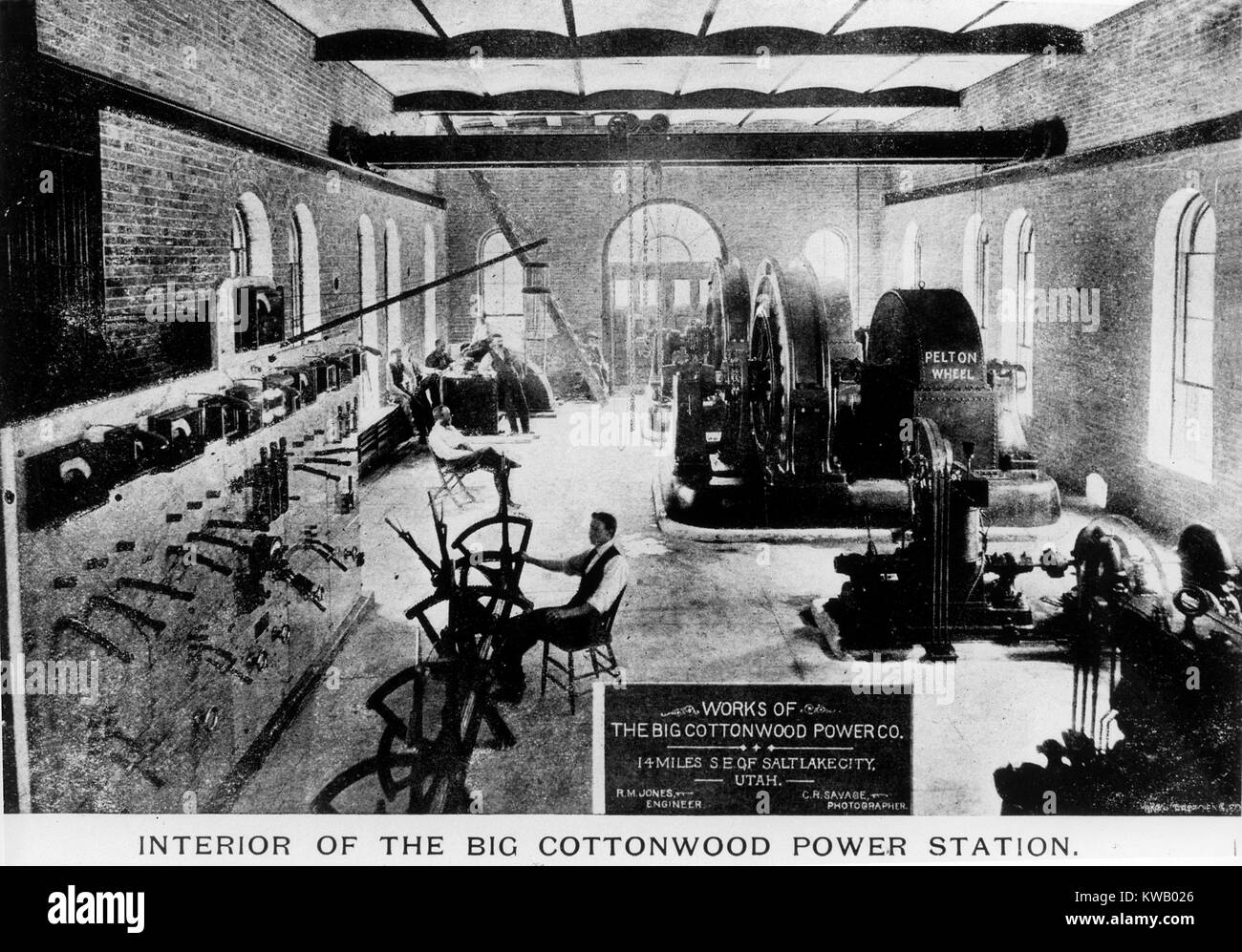 Pelton Rad arbeitet im Inneren von Treppen Power Station, Big Cottonwood Canyon, Utah, USA, 1900. () Stockfoto