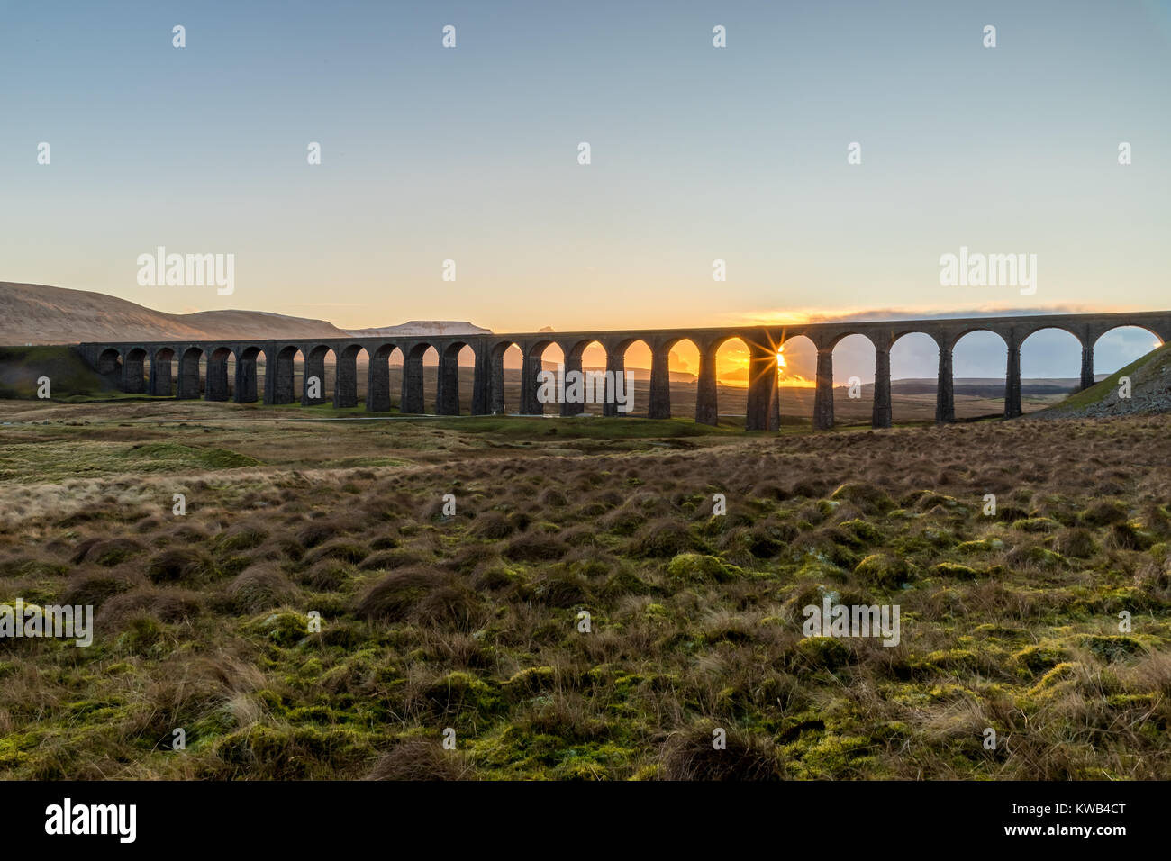 Ribblehead Viadukt bei Sonnenuntergang Stockfoto