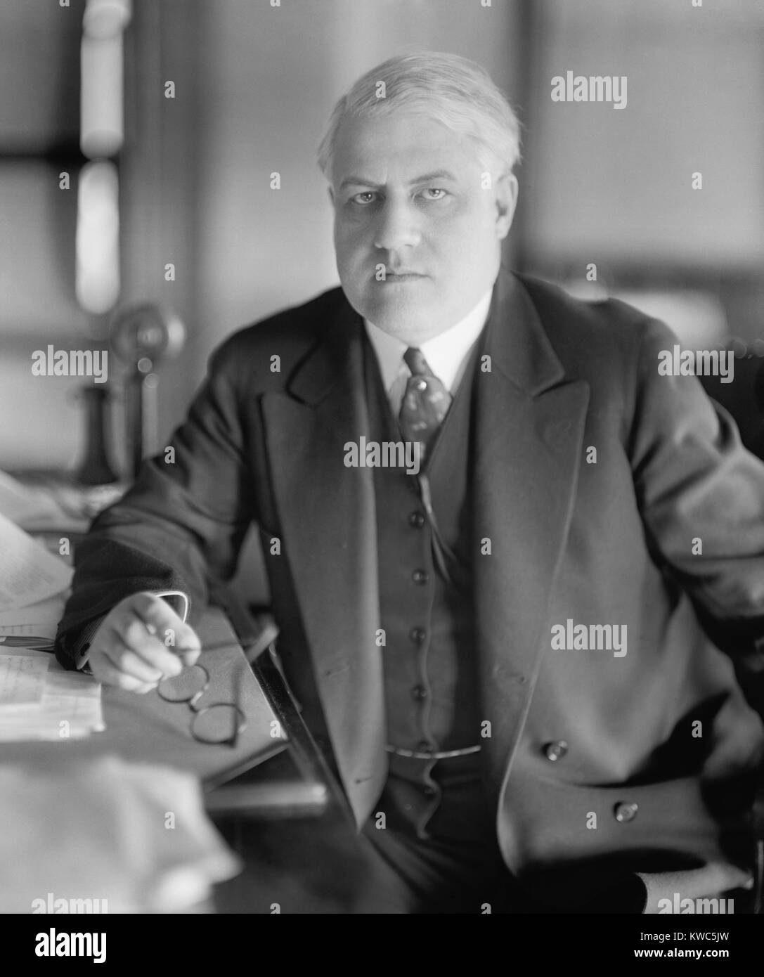 A. Mitchell Palmer war Attorney General in den letzten 2 Jahren der Woodrow Wilson Administration. In seinen ersten sechs Monaten als Staatsanwalt war er zweimal das Ziel der Bomben Anarchist Luigi Galleani. (BSLOC 2015 15 178) Stockfoto