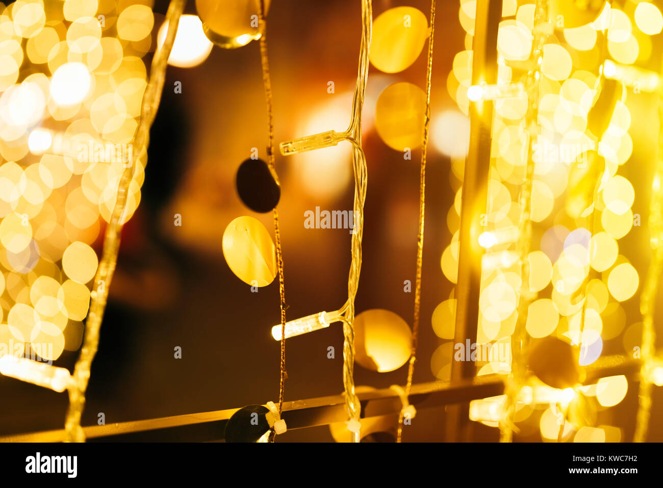 Weihnachten und Neujahr Straße Licht Dekoration bokeh als abstrakte Ferienzeit Hintergrund Stockfoto