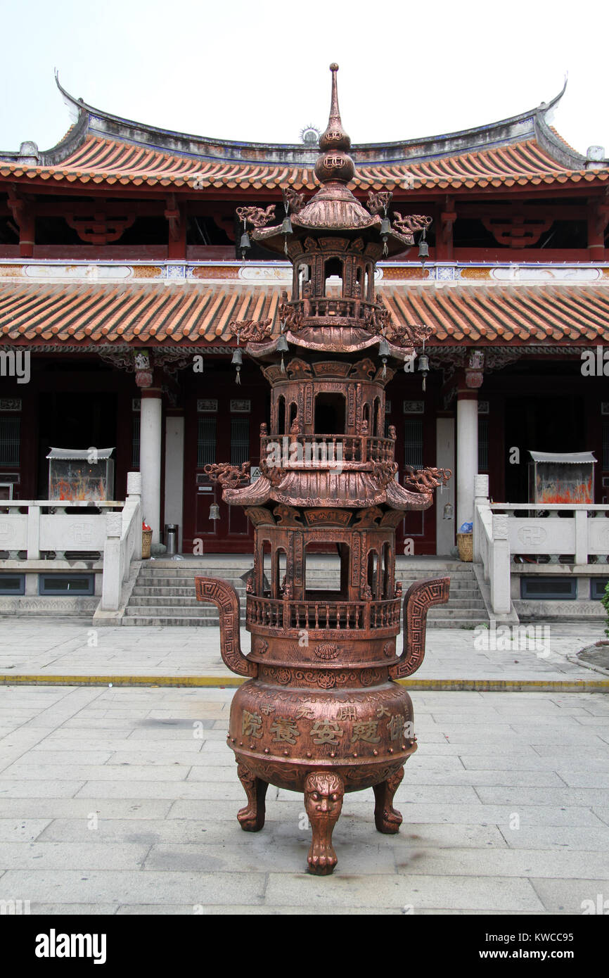 Im Innenhof des buddhistischen Tempel in Quanzhou, China Stativ Stockfoto