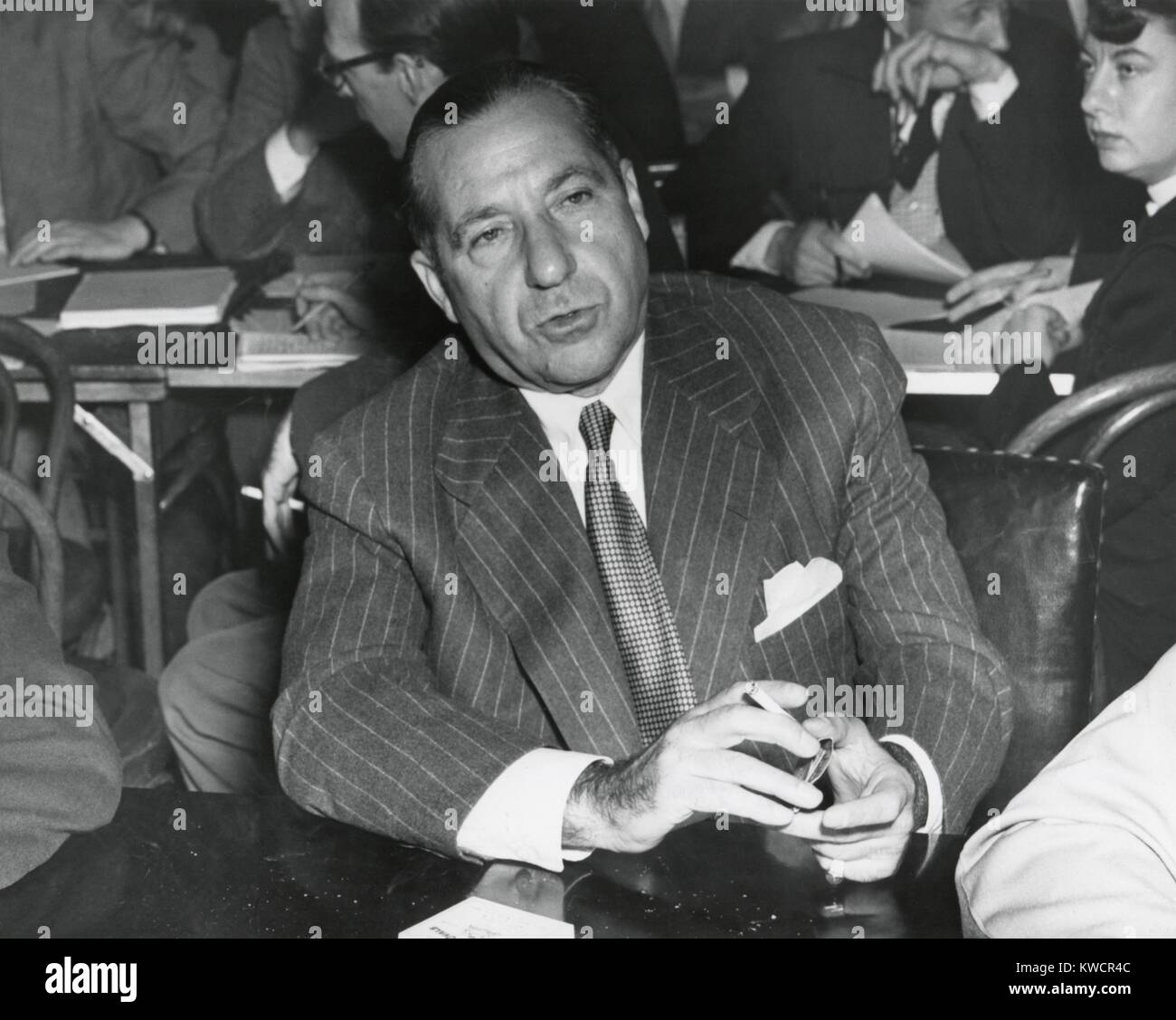 Frank Costello Zeugnis vor dem Senat Interstate und Außenhandel Komitee am Glücksspiel zu untersuchen. 27. April 1950. Der Gangsterboss verweigert, dass er die Kingpin eines bundesweiten Glücksspiel Syndikat war. -(BSLOC 2014 17 191) Stockfoto