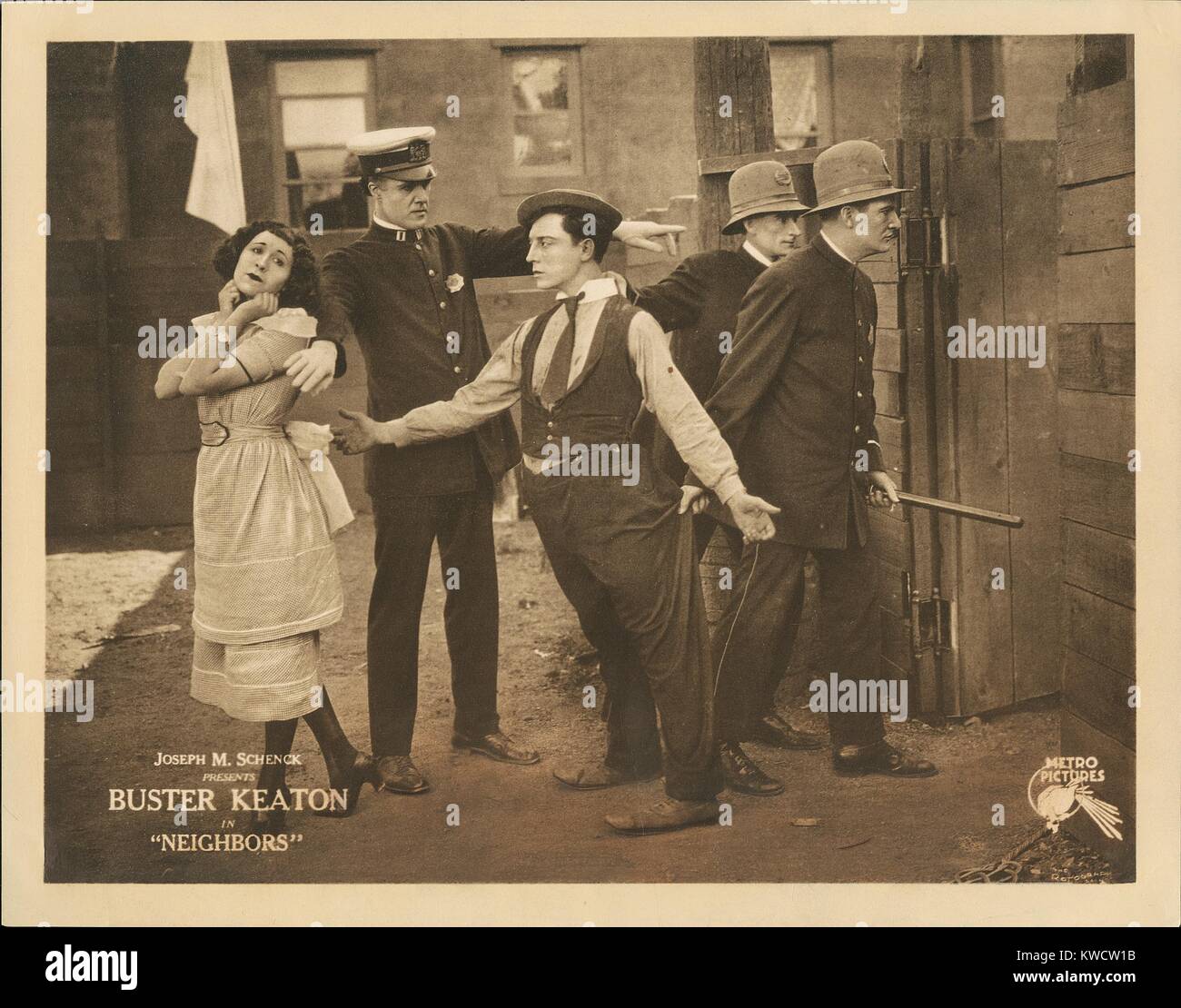 Nachbarn, LOBBYCARD (Mitte) Buster Keaton, 1920. Stockfoto